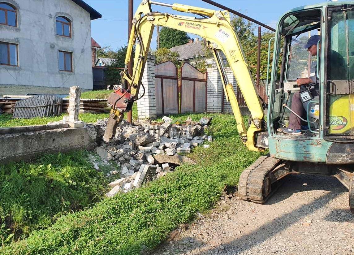 Аренда мини экскаватор гусеничный 3.6 т Yanmar VIO 35 гидромолот 220 кг Аренда мини экскаватор гусеничный 3.6 т Yanmar VIO 35 гидромолот 220 кг